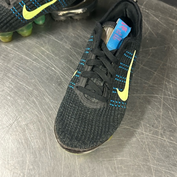 Nike Air Vapor Max Size 5Y - Picture 2 of 11